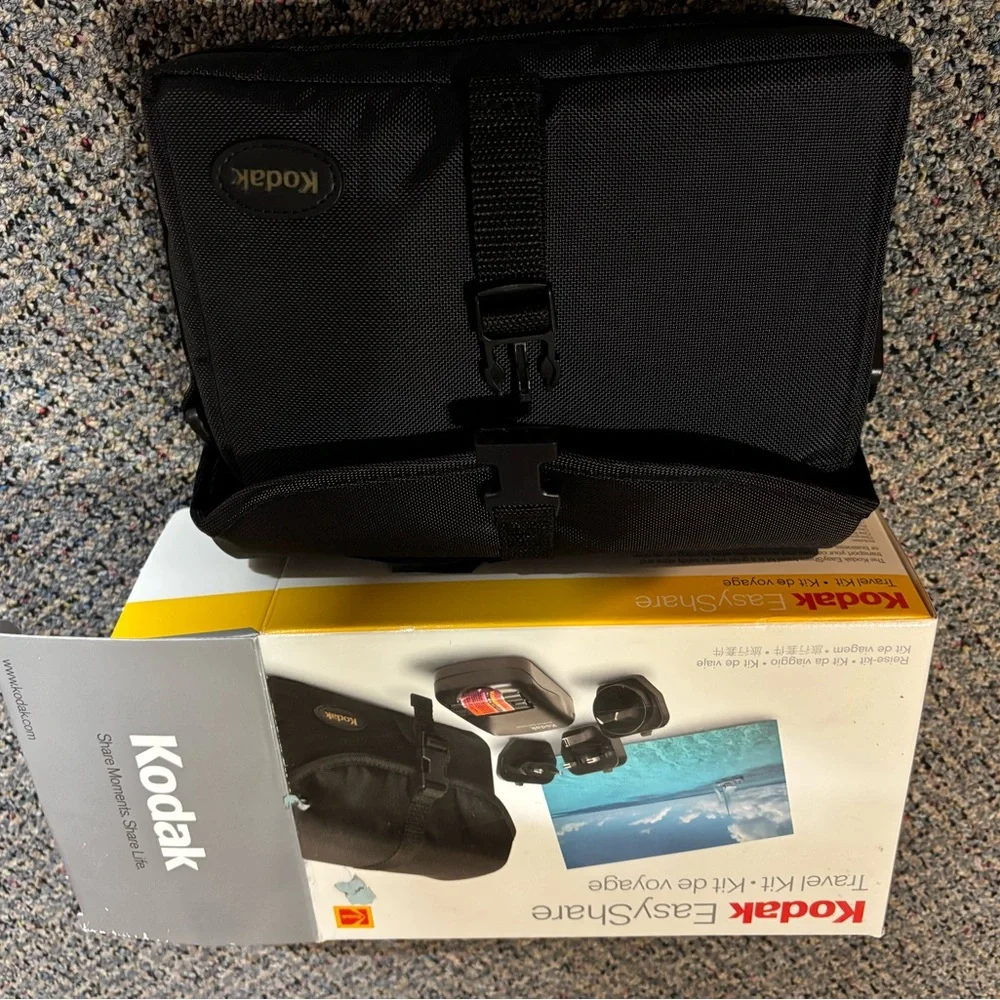 KODAK EASY SHARE 3 PC LOT NIB ORIGINAL OWNER DOCK CAMERA ACCESSORIES ETC